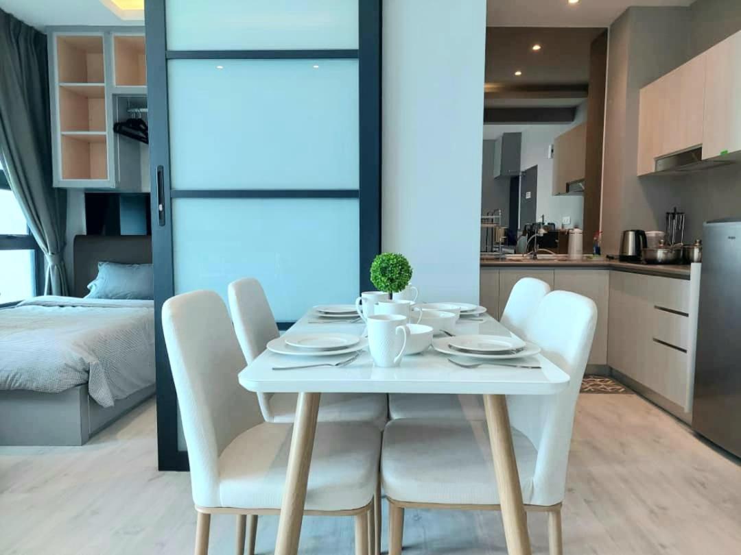 J'stay Seaview Jesselton Quay Apartment *