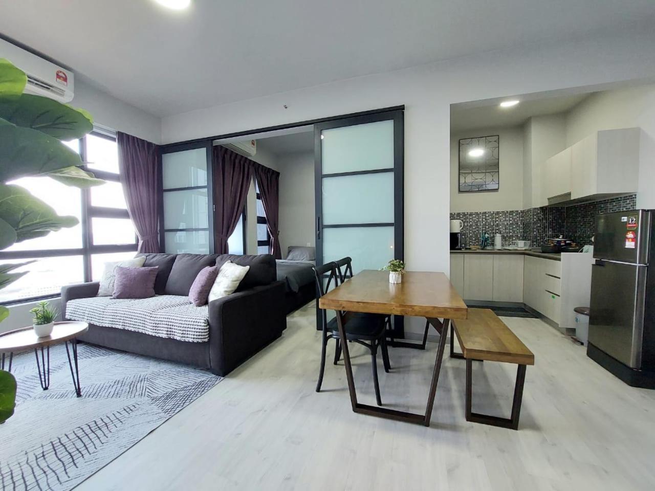 Apartment J'stay Seaview Jesselton Quay
