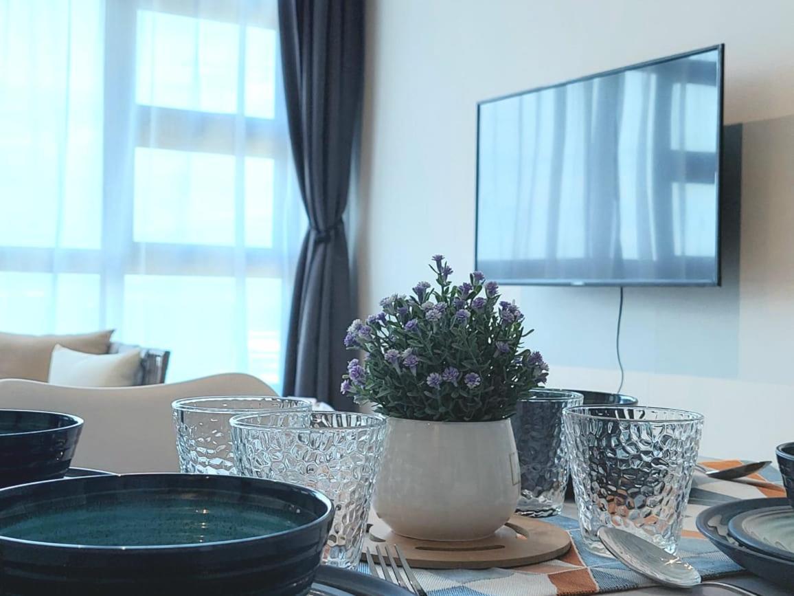 Apartment J'stay Seaview Jesselton Quay *