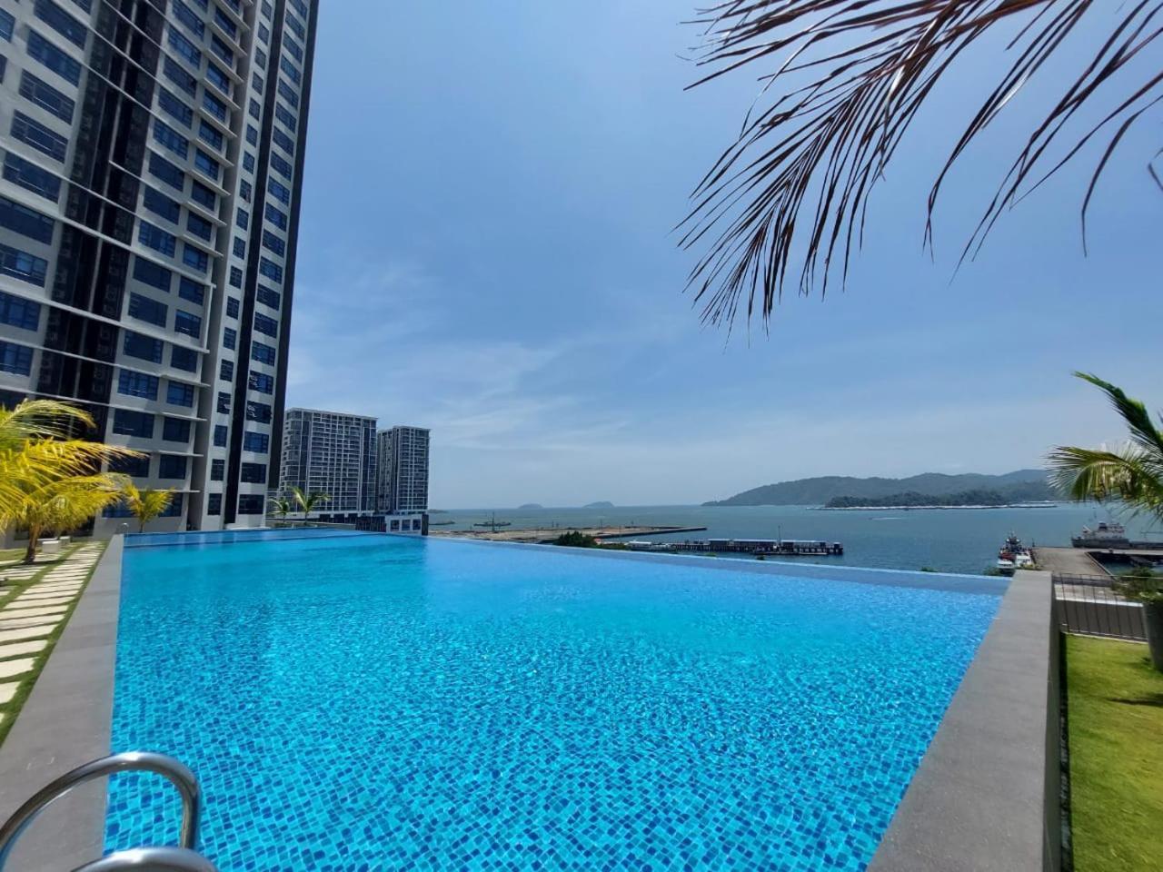 Apartment J'stay Seaview Jesselton Quay *